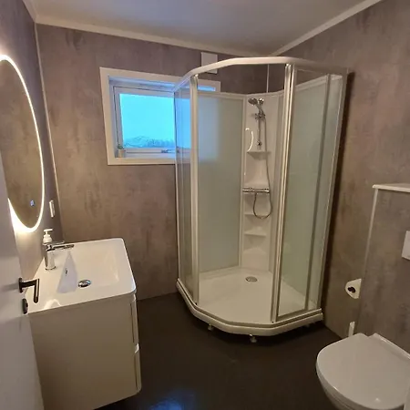Private 4 Bedroom Getaway In Lofoten Semesterbostad