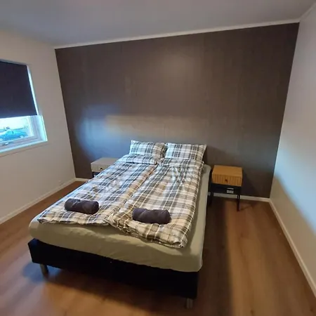 Private 4 Bedroom Getaway In Lofoten Semesterbostad