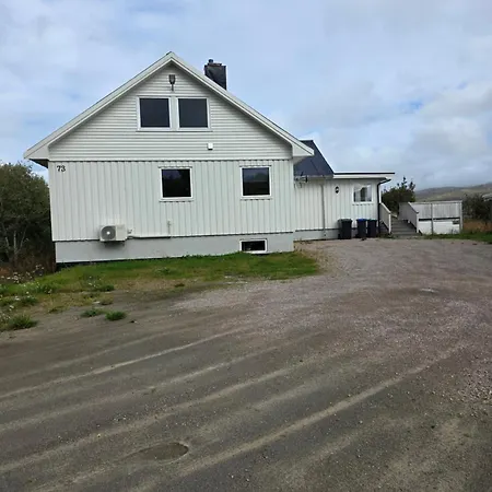 Private 4 Bedroom Getaway In Lofoten Holiday home
