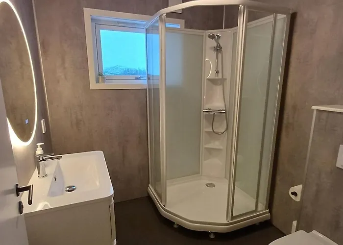 Private 4 Bedroom Getaway In Lofoten Semesterbostad