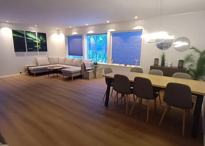 Private 4 Bedroom Getaway In Lofoten Vestvagoy